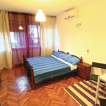1 Bedroom Awesome Apartment In プーラ エクステリア 写真